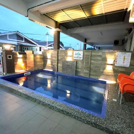 D'Q Putra Homestay Melaka エクステリア 写真