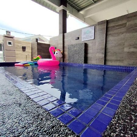 D'Q Putra Homestay Melaka エクステリア 写真