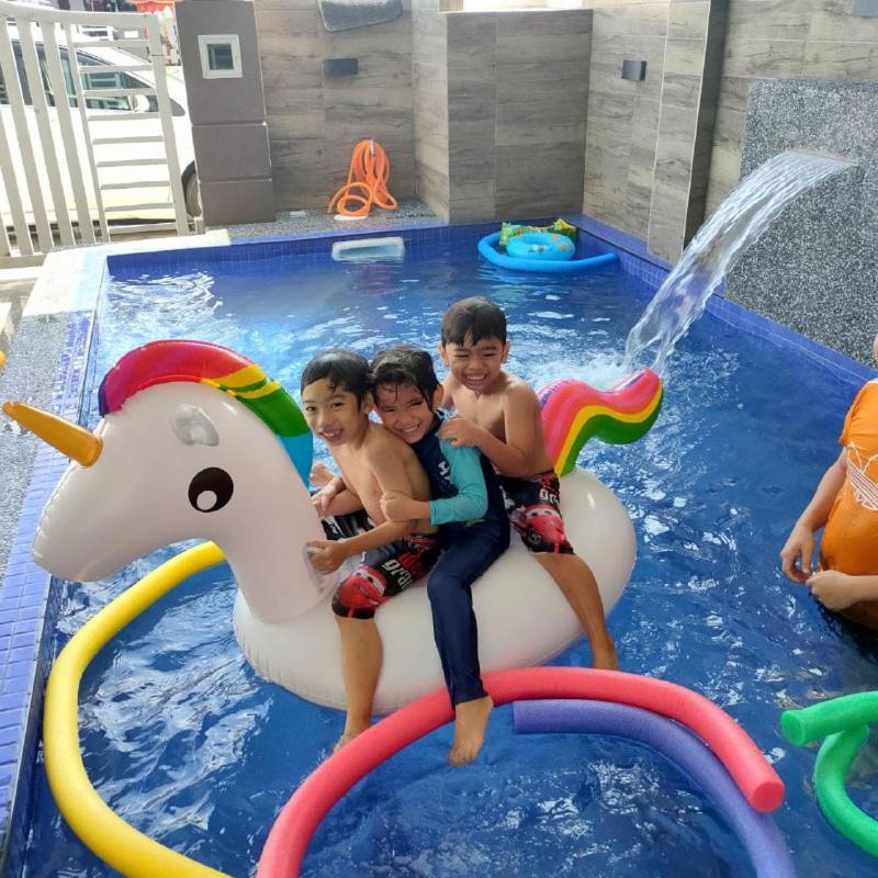 D'Q Putra Homestay Melaka エクステリア 写真